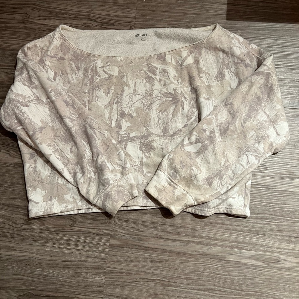 Hollister Women's Camo off the shoulder Top